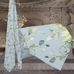 Eucalyptus Mariage Sky Blue Cravate<br><div class="desc">Un cravate de mariage simple mais élégant avec des eucalyptus vert sauge aquarellés contre un arrière - plan bleu ciel solide.</div>