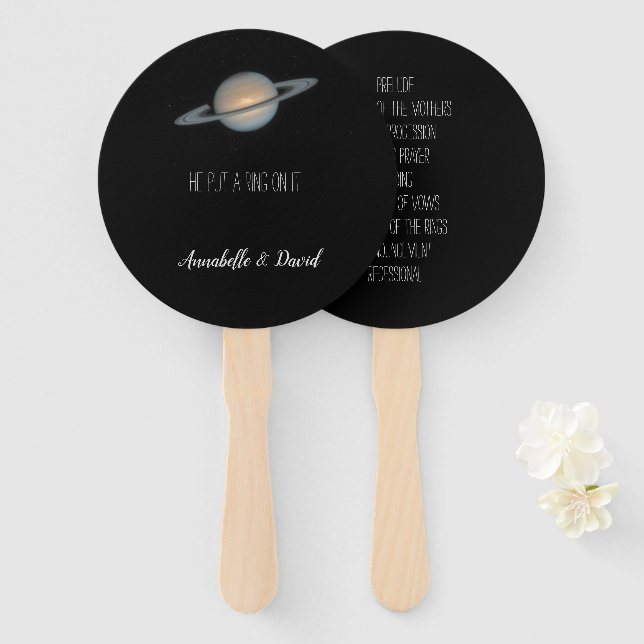 Éventail Il met une bague sur elle Saturne dans l'espace (Devant et derrière)