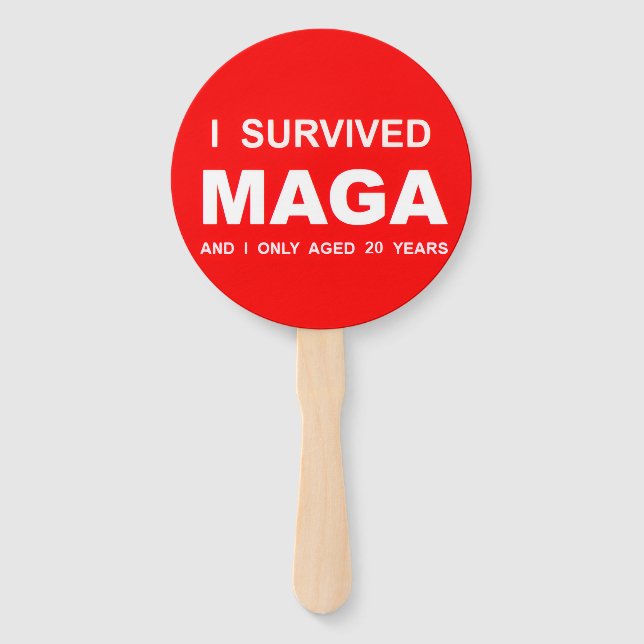 Éventail J'ai survécu à MAGA  (Devant)
