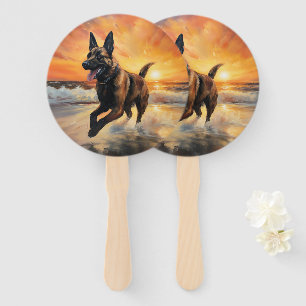 Éventail Sandy Paws Chien Malinois Belge sur le coucher du