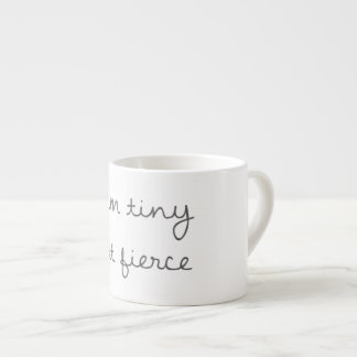 Expresso Je suis tasse minuscule mais féroce de café