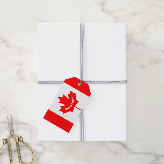 Fabriqué au Canada étiquettes cadeaux avec drapeau (Avec de la ficelle)