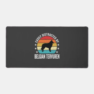 Facilement distrait par chien Tervuren belge