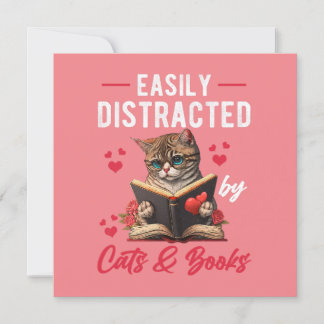 Facilement distrait par les chats et les livres