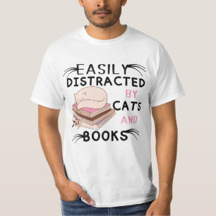 facilement distrait par les chats et les t-shirts