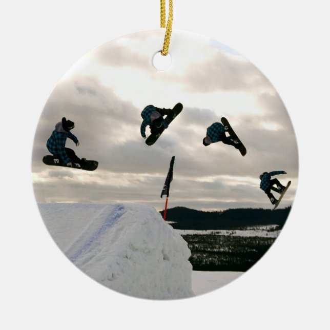 Faire du surf des neiges des ornements de tours (Devant)