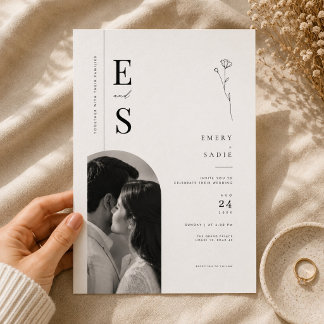 Faire invitation de mariage floral minimaliste.