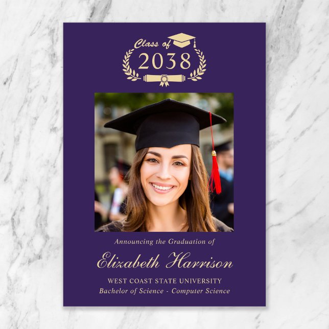 Faire-part Annonce de remise de diplôme universitaire Classiq (Classic Crest Purple Gold Photo College Graduation Announcement)
