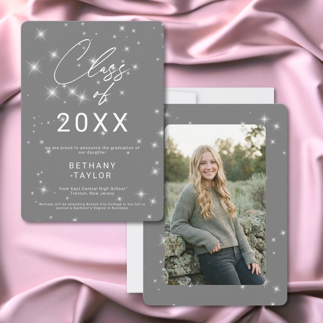 Faire-part Annonce de remise de diplômes Moderne Gris Argenté (Modern Silver Gray & White Sparkle Graduation Announcement)