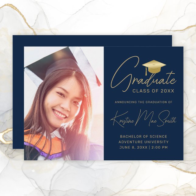 Faire-part Art moderne Marine Script Photo College Graduation (Modern Navy Blue Gold Photo Graduation Announcement)