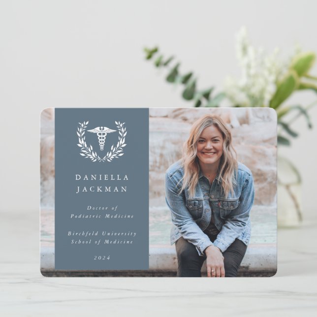 Faire-part Bleu-Gris Caduceus Médicale School Graduation Phot (Debout devant)