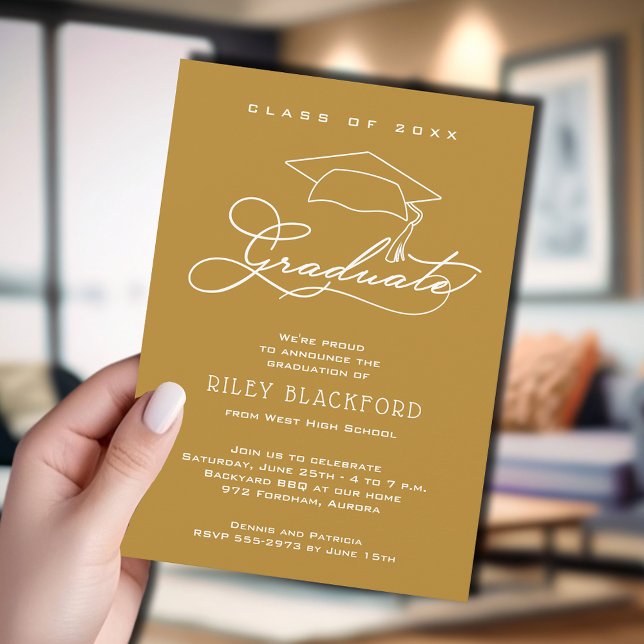 Faire-part Casquette de remise de diplôme moderne or (Gold graduation announcement cards feature your details in chic white lettering.)