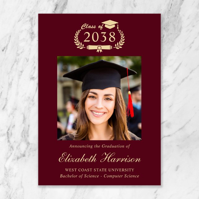 Faire-part Crest Classique Bourgogne Photo Collège Diplômé (Classic Crest Burgundy Photo College Graduation Announcement)