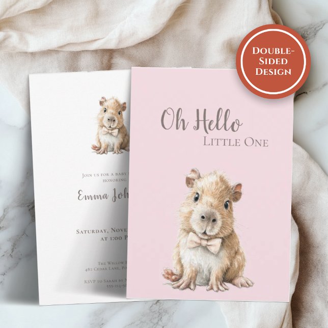Faire-part de Baby Shower Capybara (soft baby shower invitation mockup with front and back cards on fabric and marble background)