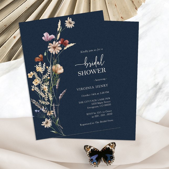 Faire-part de bains de mariée floraux bohèmes bleu (Navy Blue Boho Floral Bridal Shower Invitation by Painted Paperie
)