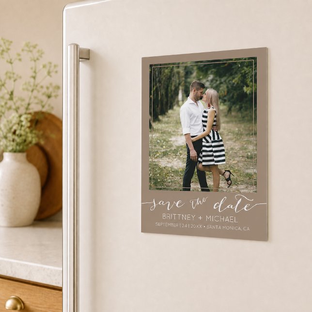 Faire-part de date de mariage personnalisé taupe (Announce your wedding with this custom photo taupe save the date design. 
)