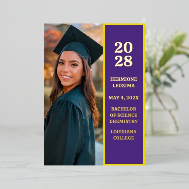 Faire-part de graduation photo violet tendance (Debout devant)