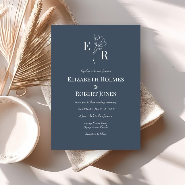 Faire-part de mariage à monogramme floral bleu ard (Modern Slate Blue Floral Monogram Wedding Invitation on neutral boho wedding table.)
