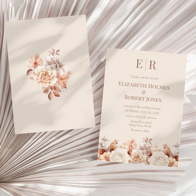 Faire-part de mariage à monogramme floral rose élé (Rose Gold Floral Mousse Monogram Wedding Invitation on a sunny neutral dry palm leaf.)
