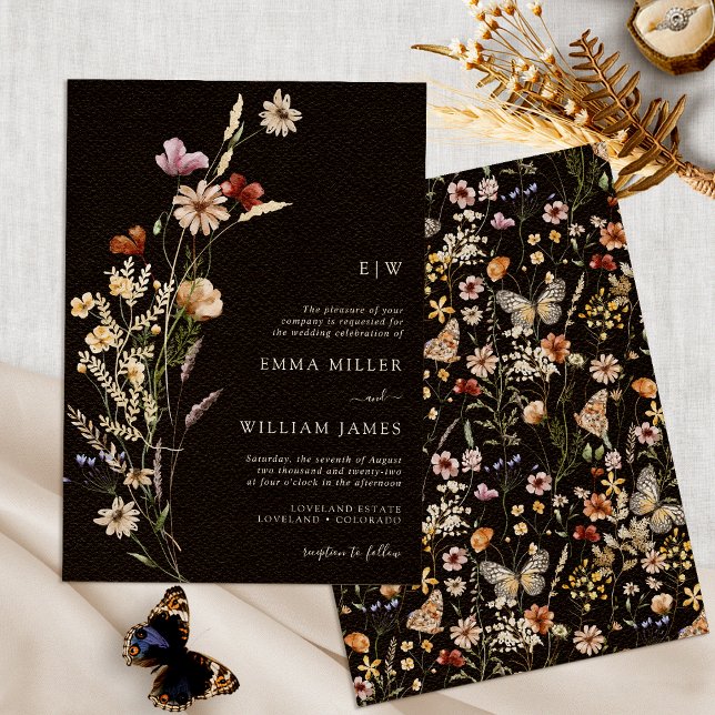 Faire-part de mariage bohème noir à fleurs sauvage (Wildflower Black Boho Wedding Invitation Mongrammed by Painted Paperie
)
