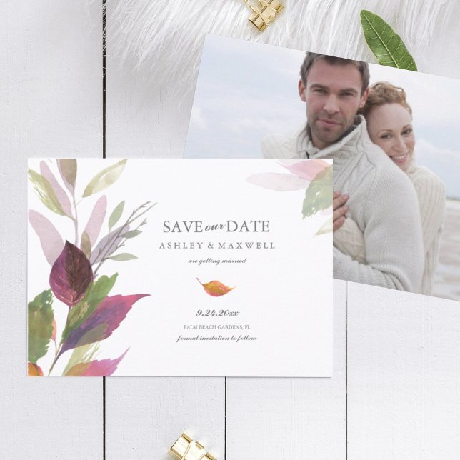 Faire-part de mariage d'automne Feuilles violettes (Save the date card autumn leaves and couples photo)