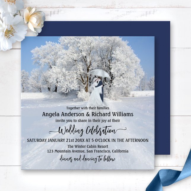 Faire-part de mariage de la région des merveilles  (Romantic wedding invitation with a painting of a couple with an umbrella in a snow covered landscape)