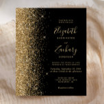 Faire-part de mariage de Parties scintillant Budge<br><div class="desc">Le bord gauche de cette élégante faire-part de mariage moderne est orné d'une bordure de parties scintillant en faux or. Le texte personnalisable combine écriture manuscrite couleur or pâle,  cuivre et polices italiques sur un arrière - plan noir. L'envers présente un design noir et or assorti.</div>
