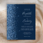 Faire-part de mariage de Parties scintillant Budge<br><div class="desc">Le bord gauche de cette élégante faire-part de mariage moderne est orné d'une bordure de parties scintillant en faux bleu. Le texte personnalisable combine écriture bleue pâle,  copperplate et polices italiques sur un arrière - plan bleu foncé. L'envers présente une parties scintillant bleue assortie.</div>