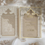 Faire-part de mariage d'élégance architecturale d'<br><div class="desc">Cette invitation est un énoncé luxueux, parfait pour les couples qui cherchent à mélanger le design islamique traditionnel avec l'élégance moderne. Ses touches dorées éclairent le motif en dentelle complexe, créant un contraste saisissant avec l'arrière - plan taupe et beige. Les éléments architecturaux rappellent la grandeur de l'entrée d'une mosquée,...</div>