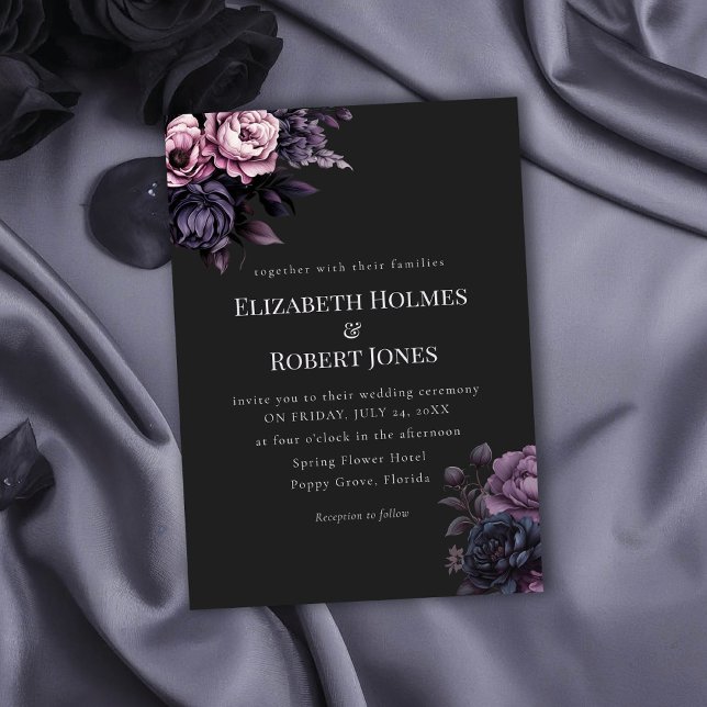 Faire-part de mariage floral noir gothique (Gothic Black Floral Wedding Invitation on a gothic wedding table with black roses.
)