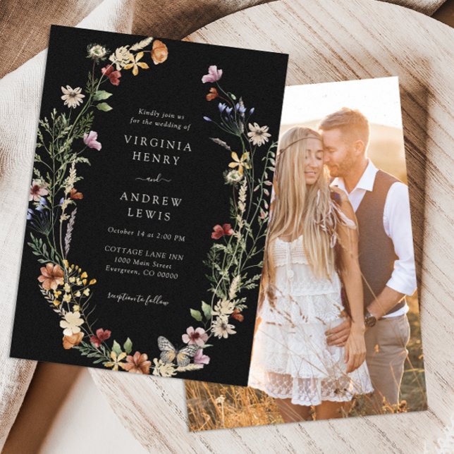 Faire-part de mariage noir Boho (Moody Black Boho Floral Wedding Invitations by Painted Paperie)