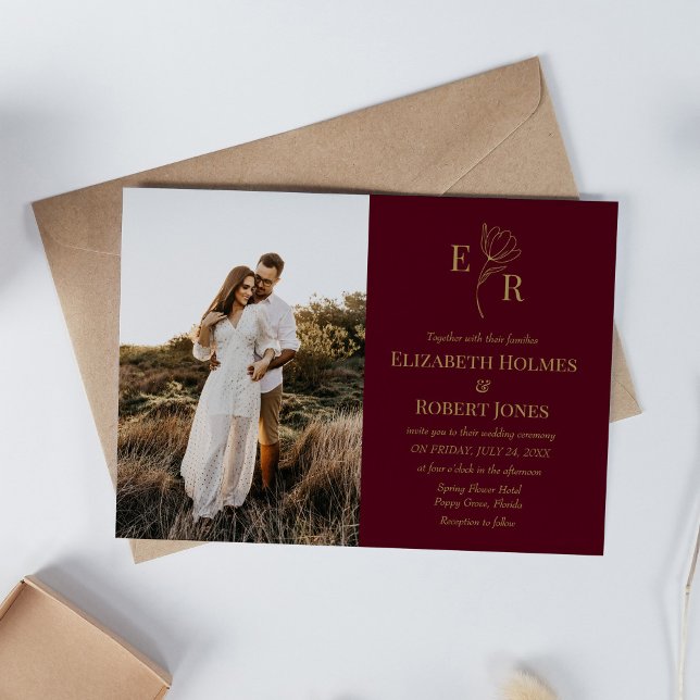 Faire-part de mariage personnalisé avec photo et m (Burgundy Floral Monogram Custom Photo Wedding Invitation on neutral boho wedding table.)