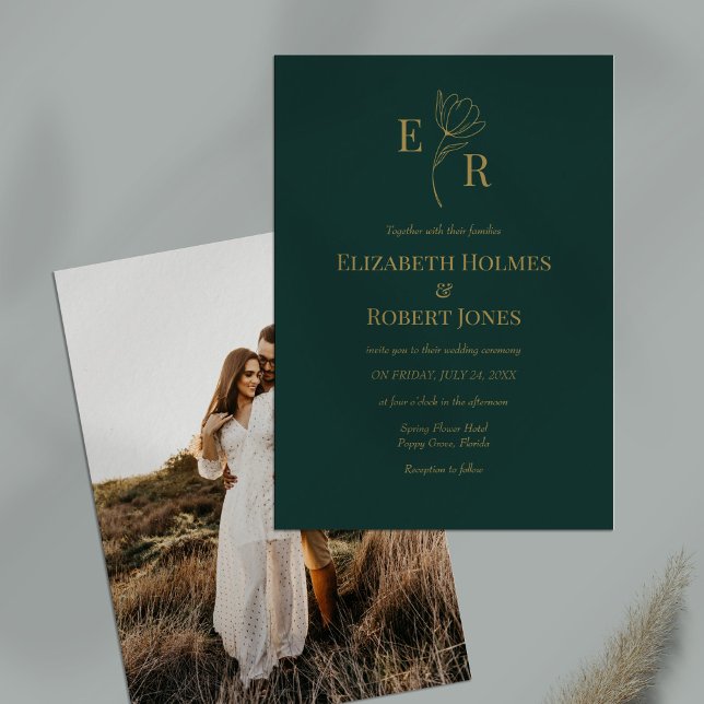 Faire-part de mariage photo florale vert émeraude  (Emerald Green Floral Monogram Photo Wedding Invitation on a table.)