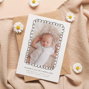 Faire-part de naissance de cadre de gribouillages 