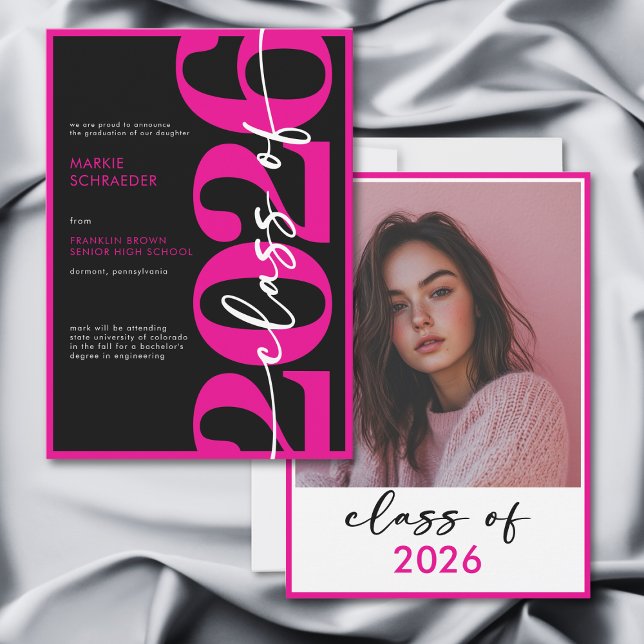 Faire-part de remise de diplôme à typographie rose (Modern Pink Typography Graduation Announcement)