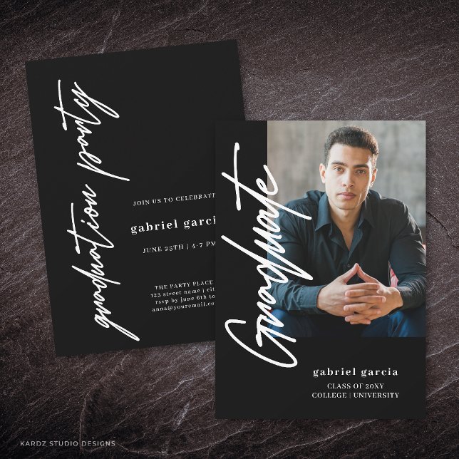 Faire-part de remise de diplôme avec photo sur fon (Front and back of the invite is shown in 5x7-inch. Choose size, paper, and corner style.)