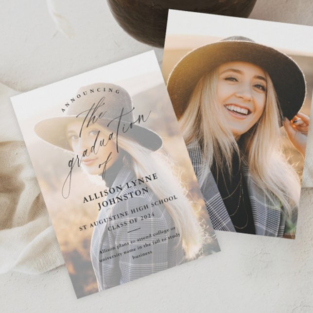 Faire-part de remise de diplôme Elegant Script 2 P (Elegant script 2 photo graduation announcement.)