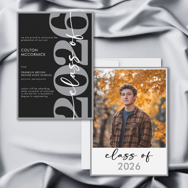 Faire-part de remise de diplômes à la typographie  (Modern Gray Typography Graduation Announcement)
