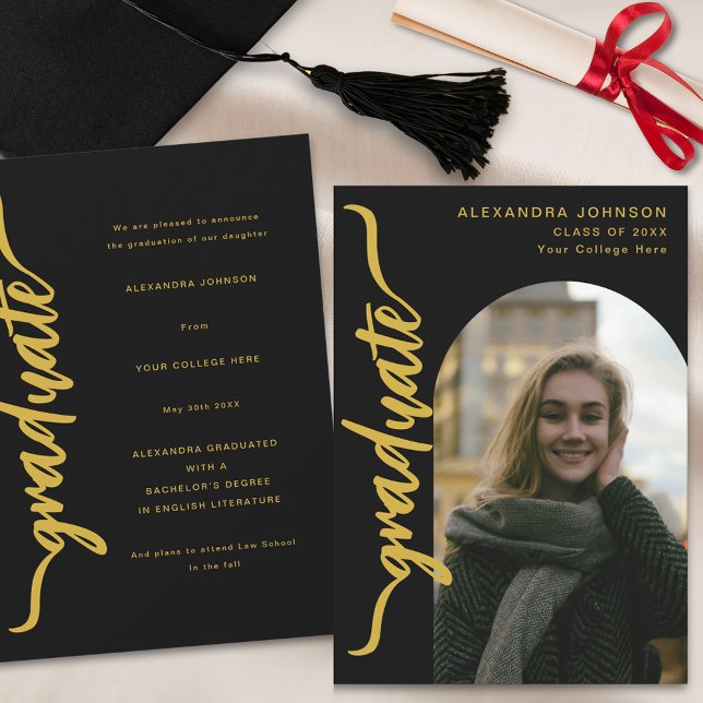 Faire-part Diplômé en photo d'architecture moderne (Stylish gold script arch graduate photo black graduation announcement card)