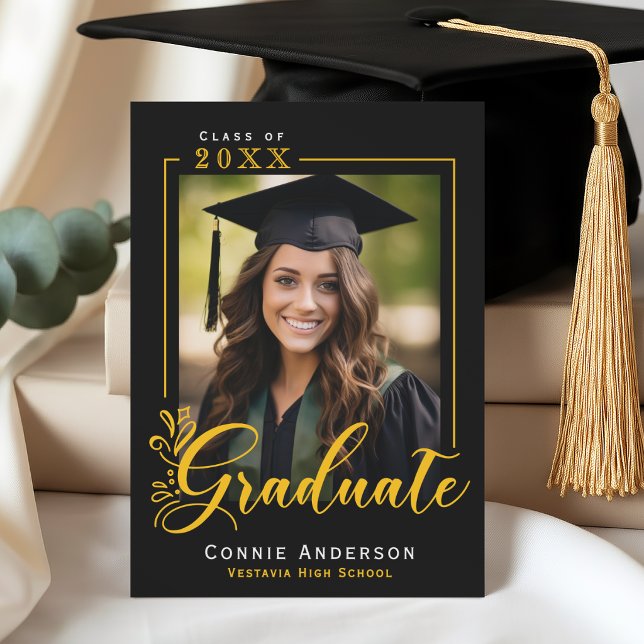 Faire-part Diplômé Or Noir Écriture Photo Graduation  (Graduate Trendy Script Photo Graduation Announcement)