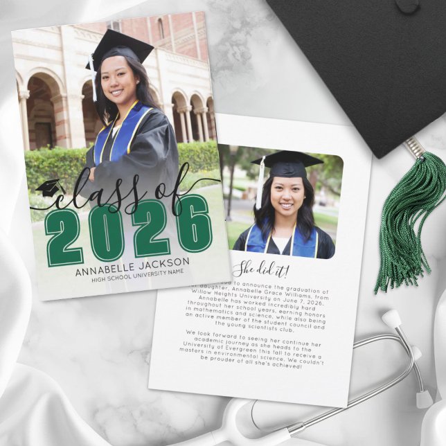 Faire-part Diplômé Vert Photo Remise des diplômes (Simple Green Script Graduate Photo Graduation Announcement)