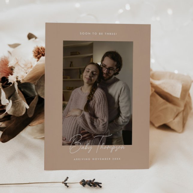 Faire-part Élégant moderne Beige Script Photo Grossesse (Créateur téléchargé)