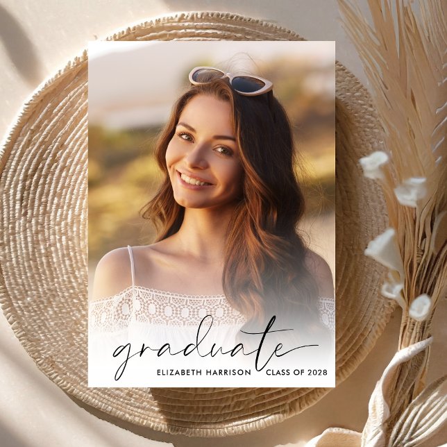 Faire-part Élégant Script Photo Overlay Graduation (An elegant graduation announcement to celebrate your graduate's achievements)