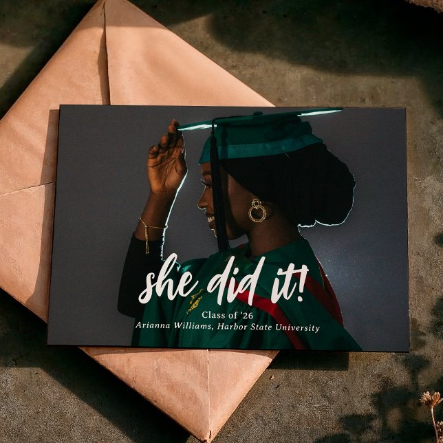 Faire-part Elle l'a fait Script Classique Photo de Remise de  (Créateur téléchargé)