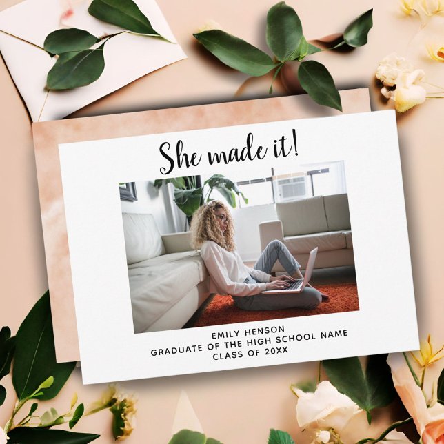 Faire-part Elle l'a fait simple Graduate Photo Graduate Gradu (Créateur téléchargé)