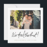 Faire-part Elopement moderne personnalisé avec pho<br><div class="desc">Ce modèle simple, élégant et moderne mariage photo elopement faire-part de carte plat dispose "Nous avons attaché le noeud!" en noir dans un script moderne qui se sent chaud et familier. Cet élément de la conception ne peut pas être modifié. Lorsque vous remplacez nos exemples de noms et de date...</div>