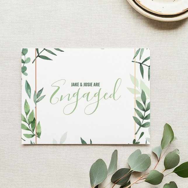 Faire-part Feuilles verts, frontière d'or, partie engagée (Green Leaves Engaged Announcement Party Card. Elegant watercolor style green foliage)