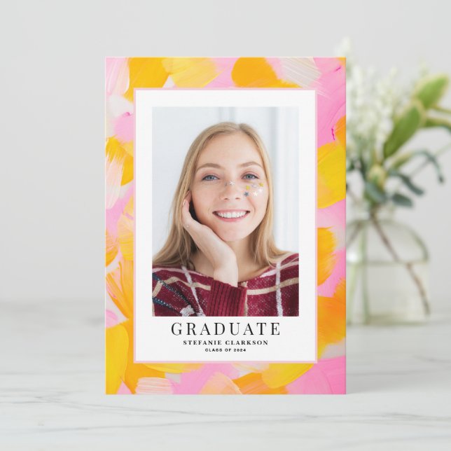 Faire-part Fond de graduation acrylique rose et jaune (Debout devant)