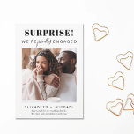 Faire-part Funny Surprise enfin engagé Fiançailles photo<br><div class="desc">Drôle faire-part fiançailles avec votre photo et "Surprise! Nous sommes enfin engagés" dans un mélange de typographie et de script moderne et minimal. Personnalisez avec vos prénoms et un fiançailles personnalisé ou enregistrez le message d'annonce de date.</div>