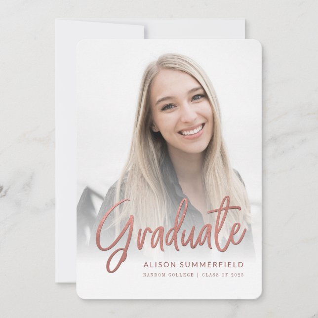 Faire-part Graduation 2025 Rose Gold Script Grad (Devant)